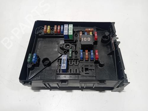 Used Fuse box Fuse box 39211729 39211729
