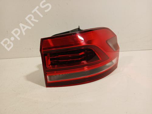 Używane Lampa tylna prawa VW TOURAN (5T1) 1.6 TDI (115 hp) 30573827