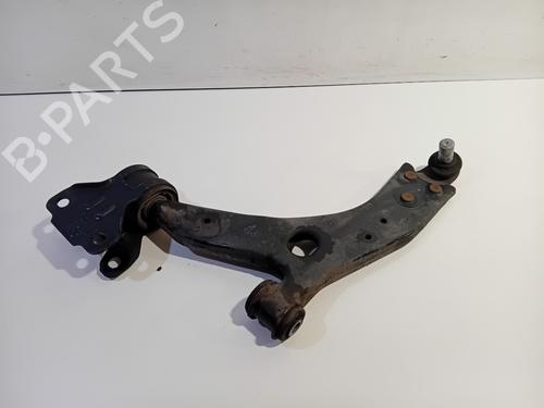 Venstre fortil bærearm VOLVO V40 Hatchback (525) D2 (114 hp) 29750932