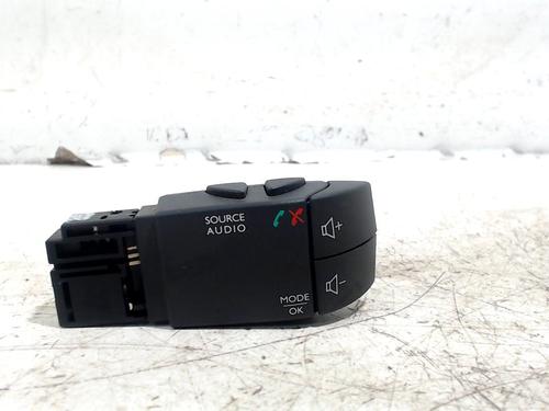 Used Switch Switch 7560817 7560817