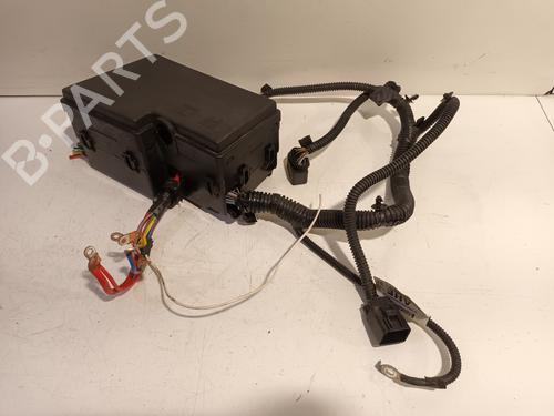 Used Fuse box Fuse box 17456606 17456606