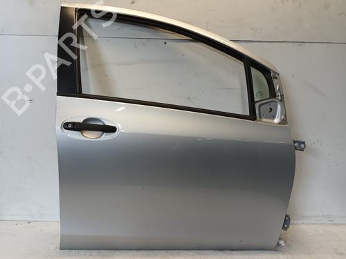 Used Right front door TOYOTA YARIS (_P9_) 1.3 VVT-i (SCP90_, SCP90R) (87 hp) 29333824