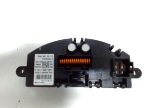 Used Heater resistor AUDI A3 (8V1, 8VK) 1.6 TDI (110 hp) 12452667