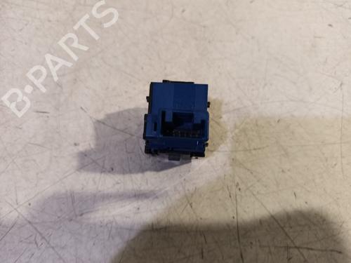 Used Switch Switch TOYOTA YARIS (_P21_, _PA1_, _PH1_) 1.5 Hybrid (MXPH10, MXPH11) (116 hp) 15296379 15296379