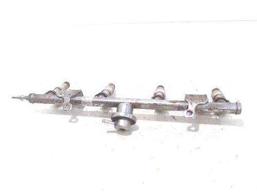 Used Injection rail FORD MONDEO III (B5Y) 1.8 16V (125 hp) 3263898