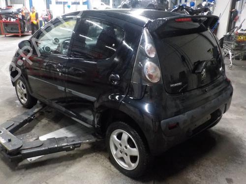 Left front door PEUGEOT 107 (PM_, PN_) 1.0 | BP20670032C2