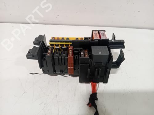 Used Fuse box Fuse box 36841933 36841933