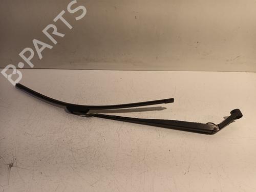 Used Front windshield wiper arm TOYOTA AURIS (_E15_) 1.8 Hybrid (ZWE150_, ZWE150R) (136 hp) 17559179