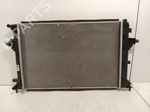 Used Water radiator Water radiator 37493610 37493610