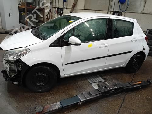 Gebruikte TOYOTA YARIS (_P13_) 1.0 (KSP130_, KSP130) (69 hp) 4356593 Onderdelen