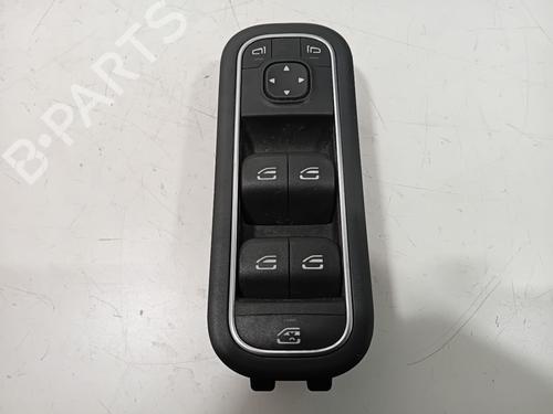 switch-mercedes-benz-cla-c118-2019-33237361 main image