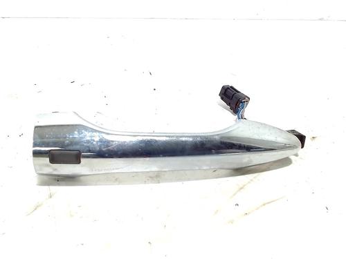 Used Front left exterior door handle HYUNDAI ix35 (LM, EL, ELH) 2.0 CRDi 4WD (184 hp) 8605597