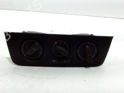AC Styreenhet / Manøvreringsenhet SEAT IBIZA IV ST (6J8, 6P8) 1.2 TDI (75 hp) 13644634