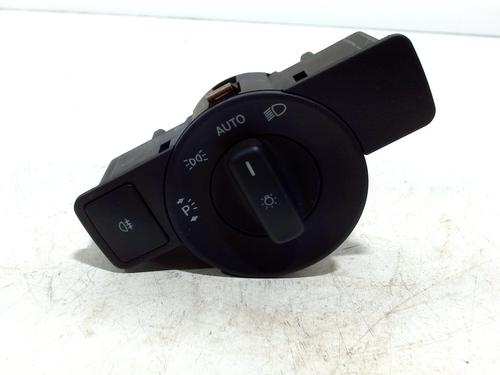 Used Headlight switch MERCEDES-BENZ A-CLASS (W176) A 200 (176.043) (156 hp) 13662193