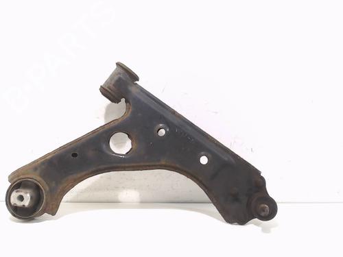 Used Right front suspension arm FIAT GRANDE PUNTO (199_) 1.4 (199AXB11, 199AXB1A, 199BXB1A, 199AXL1A) (77 hp) 2529901