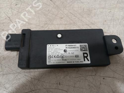 Electronic module TESLA MODEL Y (5YJY) EV | BP37608928M83 - Image 2