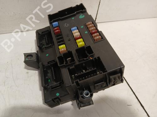 Scatola Fusibili IVECO DAILY VI Van 35S18, 35C18, 40C18, 50C18, 60C18, 65C18, 70C18 (180 hp) 31669357