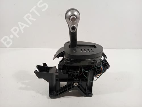 Used Gear lever NISSAN JUKE (F15) 1.6 (117 hp) 26883820