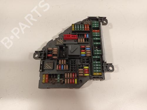 Used Fuse box Fuse box 27548198 27548198