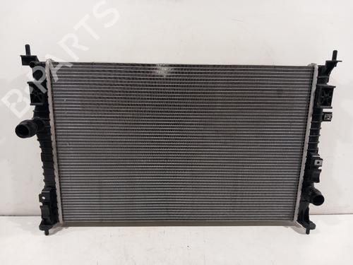 Used Water radiator Water radiator 37470185 37470185