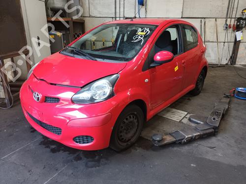 Brugte TOYOTA AYGO (_B1_) 1.0 (KGB10_, KGB10R) 4820420