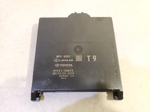 Used Electronic module TOYOTA YARIS (_P21_, _PA1_, _PH1_) 1.5 Hybrid (MXPH10, MXPH11) (116 hp) 15296387