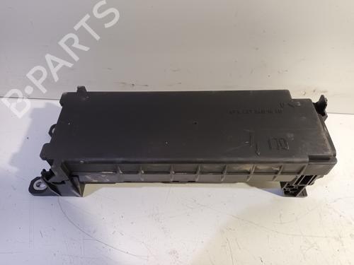 Used Fuse box Fuse box 17696124 17696124