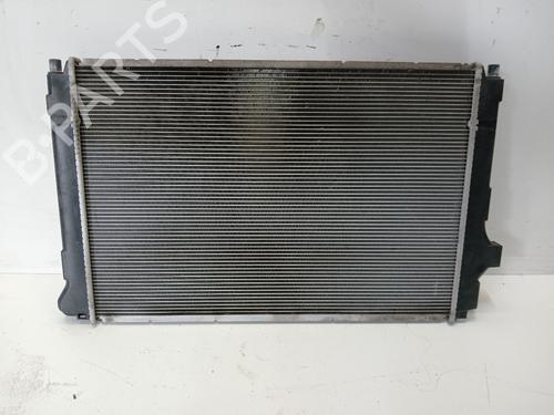 Used Water radiator Water radiator TOYOTA YARIS (_P13_) 1.5 Hybrid (NHP130_, NHP130) (101 hp) 26725684 26725684