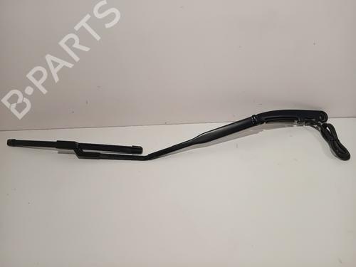 Used Front windshield wiper arm VOLVO XC60 II (246) T6 Plug-In Hybrid AWD (340 hp) 30709174