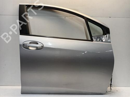 Used Right front door TOYOTA YARIS (_P13_) 1.5 Hybrid (NHP130_, NHP130) (101 hp) 30400094