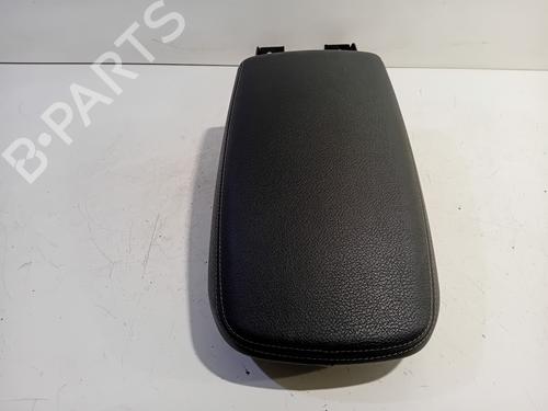 Used Armrest / Center console Armrest / Center console 18238426 18238426
