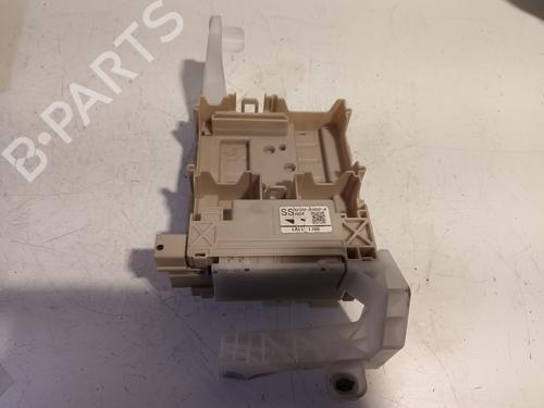 Used Fuse box Fuse box 17530595 17530595