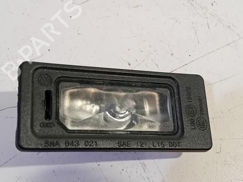 licence-plate-light-audi-a4-b9-avant-8w5-8wd-2015-27639014 main image