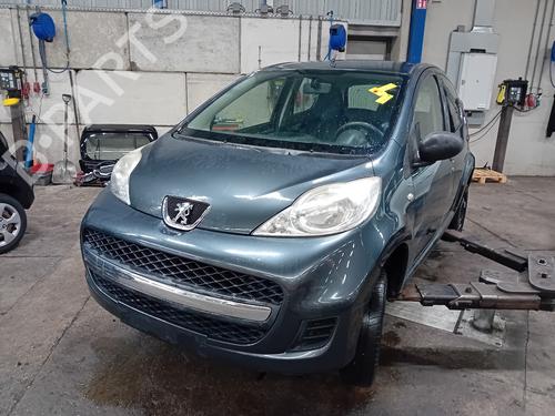 Brugte PEUGEOT 107 (PM_, PN_) 1.0 (68 hp) 4257081
