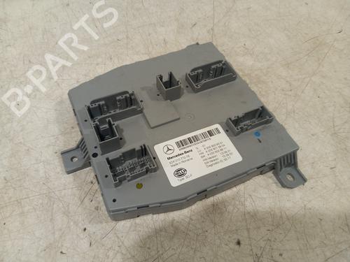 Dør styreenhet Dør styreenhet MERCEDES-BENZ C-CLASS (W205) C 350 e (205.047) (279 hp) 33964320 33964320