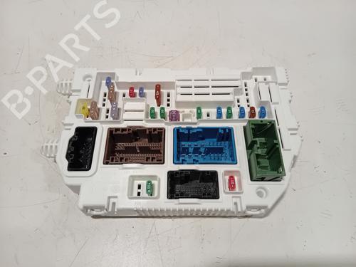 Used Fuse box Fuse box PEUGEOT 308 III (FB_, FH_, FP_, F3_, FM_) PureTech 130 (FPHNSL, FPHNST) (131 hp) 39512979 39512979