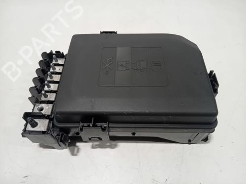 Used Fuse box Fuse box 39211777 39211777