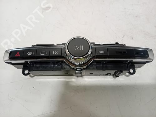 switch-volvo-v60-ii-225-2018-33433787 main image