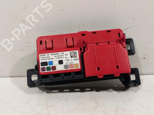 Used Fuse box Fuse box 33003608 33003608