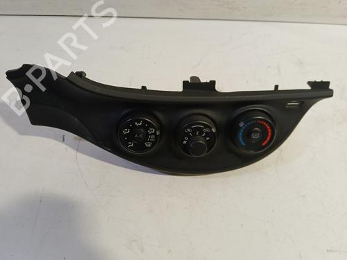 Used Climate control TOYOTA YARIS (_P13_) 1.0 (KSP130_, KSP130) (69 hp) 30908118