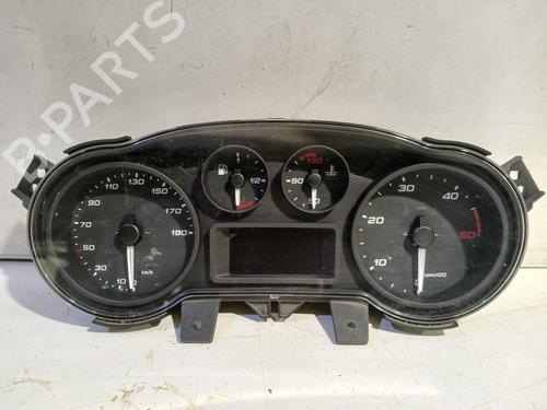 Used Instrument cluster IVECO DAILY VI Van 35S18, 35C18, 40C18, 50C18, 60C18, 65C18, 70C18 (180 hp) 31651539