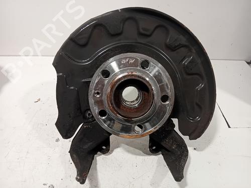 Fusee rechts voor SKODA FABIA III Estate (NJ5) 1.0 TSI (95 hp) 32352208