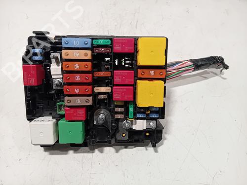 Used Fuse box Fuse box 37265074 37265074