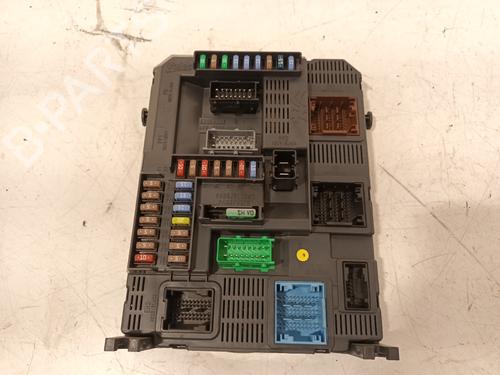 Used Fuse box Fuse box 15400275 15400275