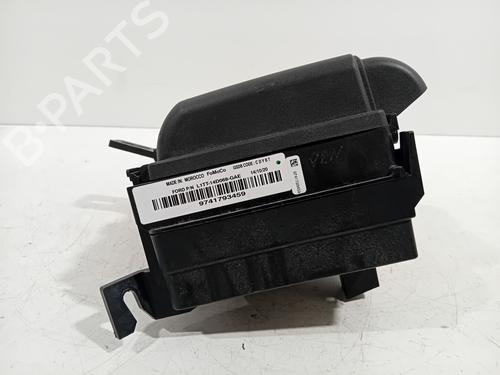 Used Fuse box Fuse box 18244109 18244109
