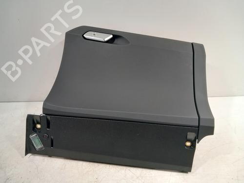 glove-box-audi-q8-e-tron-suv-geg-2022-33289219 main image