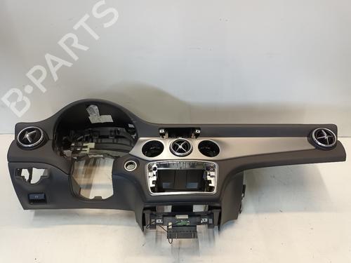 Used Dashboard MERCEDES-BENZ GLA-CLASS (X156) GLA 200 (156.943) (156 hp) 18072421