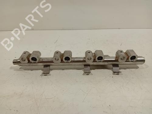 Used Injection rail Injection rail 17001589 17001589