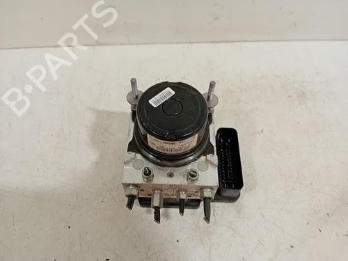 Used ABS pump TOYOTA YARIS (_P13_) 1.0 (KSP130_, KSP130) (69 hp) 20937973