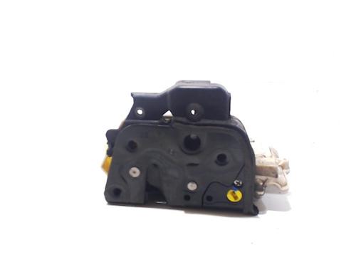 Vergrendeling links voor AUDI A4 B7 (8EC) 2.0 TDI 16V (140 hp) 13197149